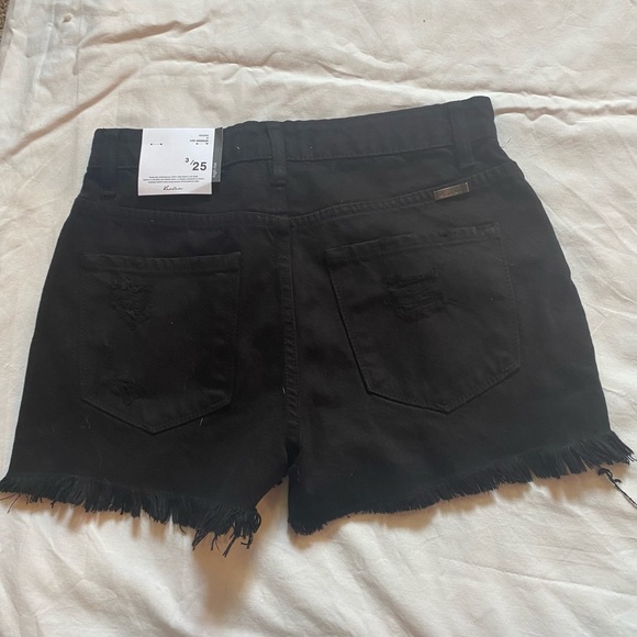 Shorts - Picture 3 of 3